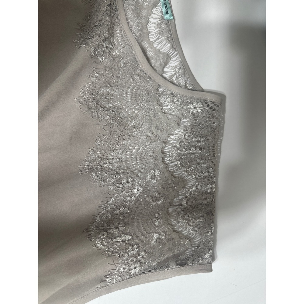 Maurices Womens XXL Taupe Mauve Grey Eyelash Lace Yoke Chiffon Blouse Cap Sleeve - Picture 6 of 8